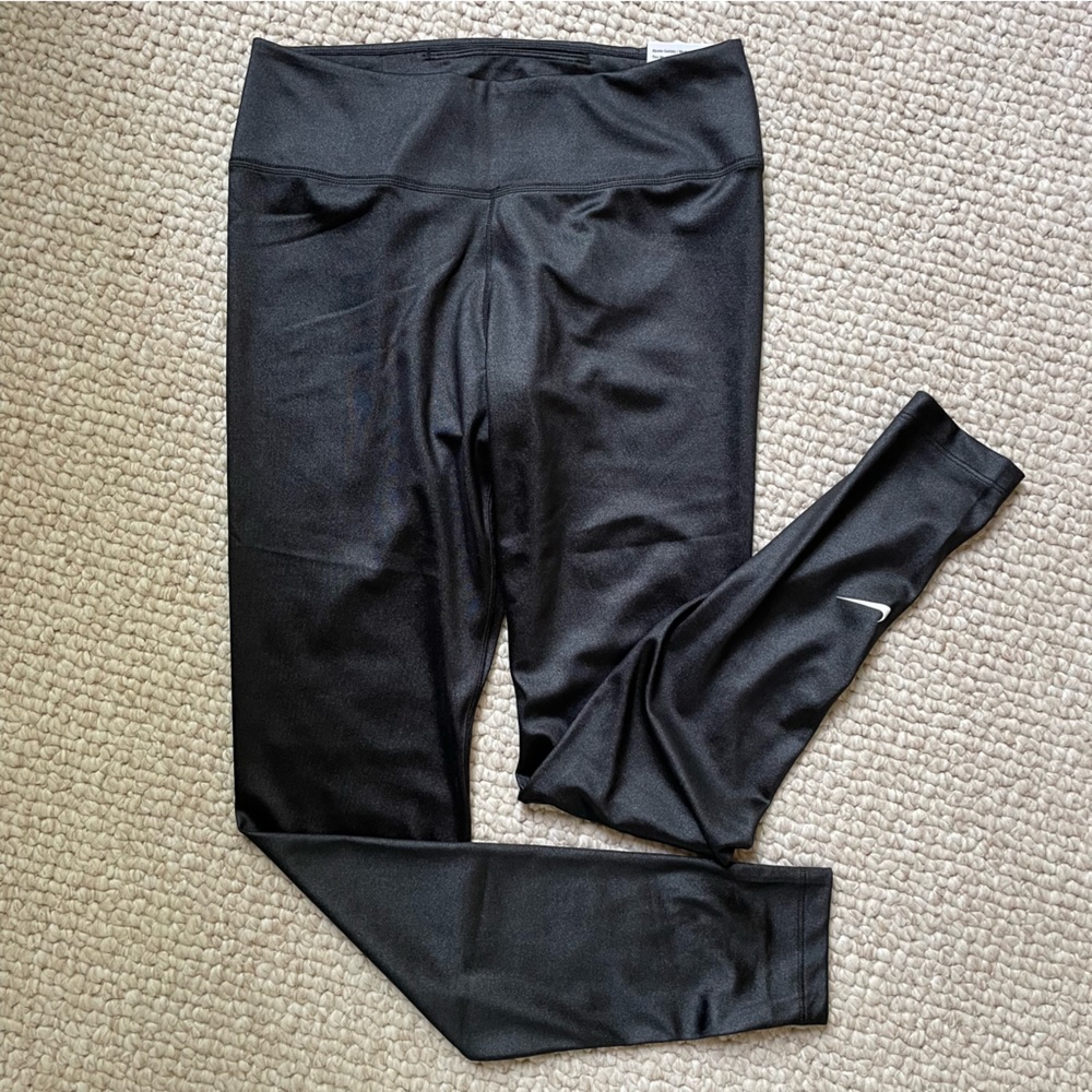 NWT Nike One Medium Black Full Length Legging